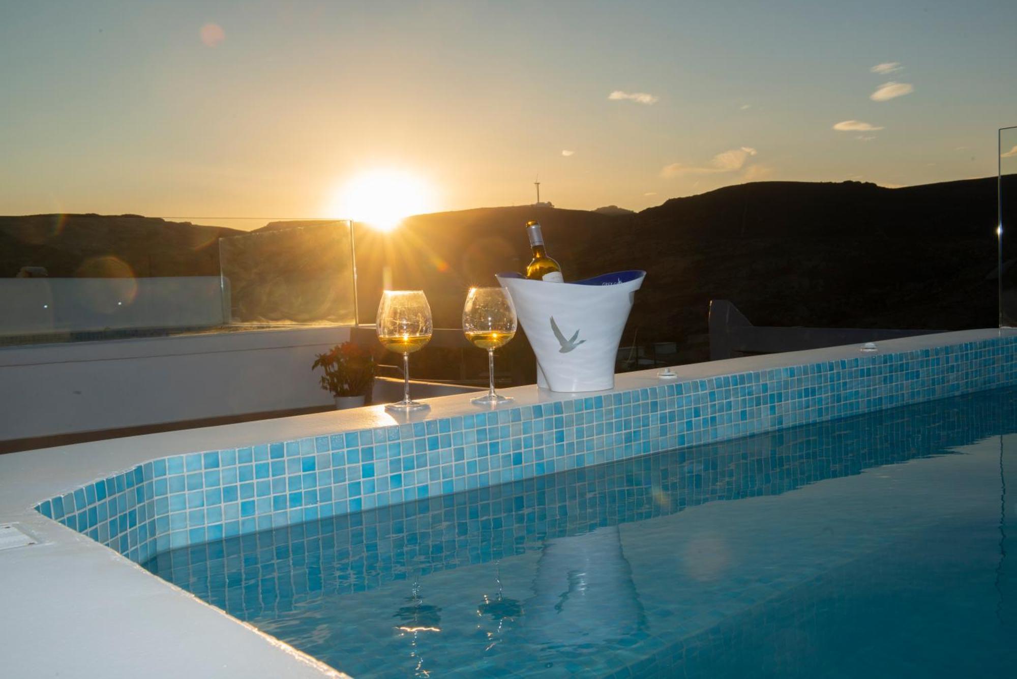 Myrsini'S Luxury Suites Merchia Mykonos Town ภายนอก รูปภาพ